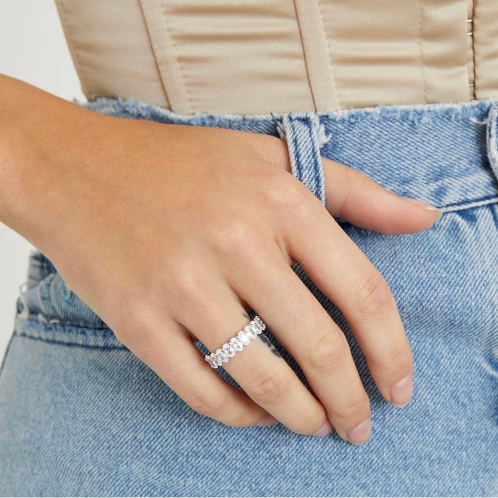 The M Jewelers Oval Cut Eternity Band